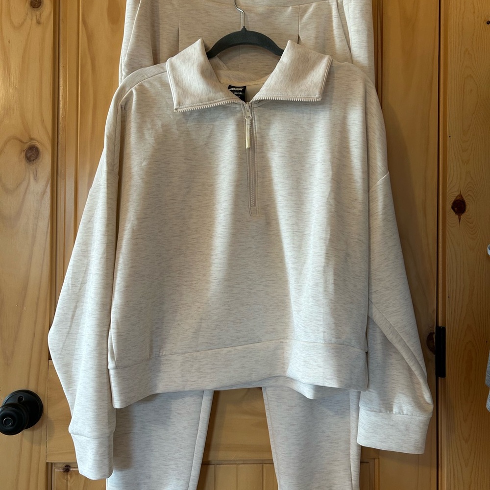 Avia Cream Quarter-Zip Sweatshirt and Pants Set